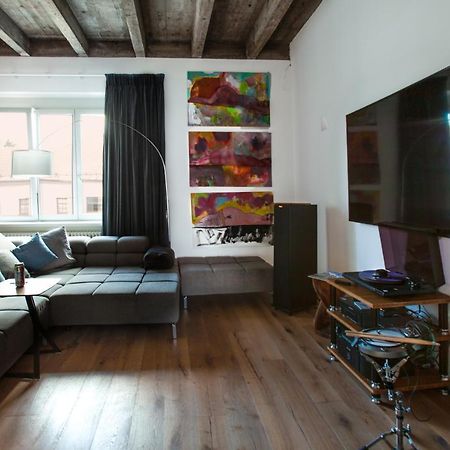 Contemporary Apartment With Fireplace & Terrace Banska Bystrica Bagian luar foto