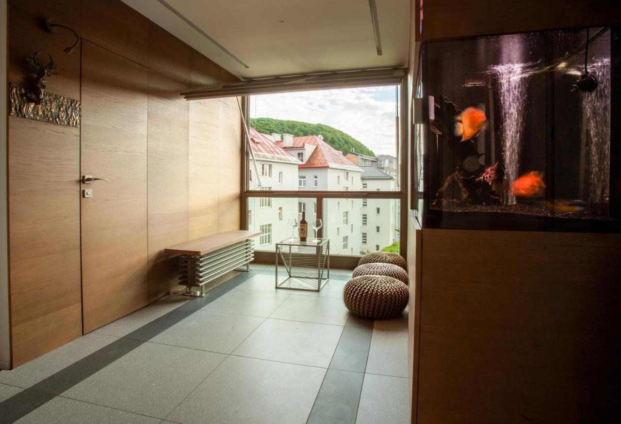 Contemporary Apartment With Fireplace & Terrace Banska Bystrica Bagian luar foto