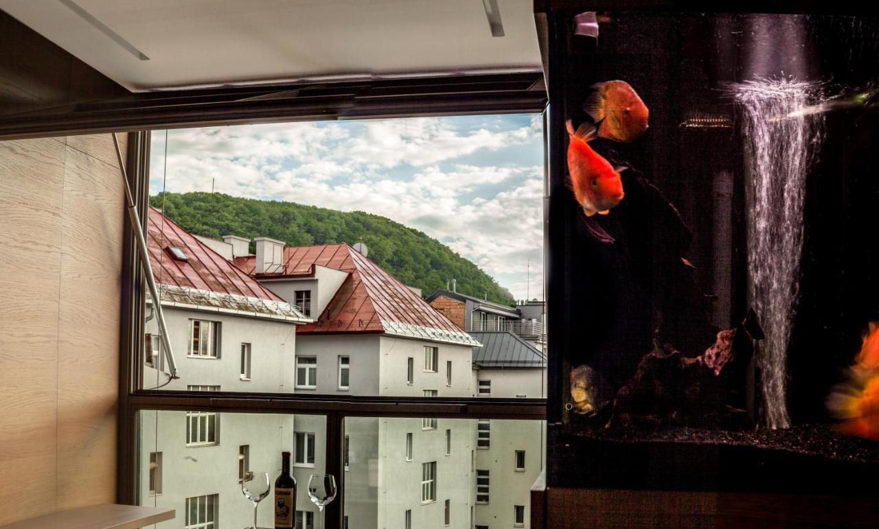Contemporary Apartment With Fireplace & Terrace Banska Bystrica Bagian luar foto