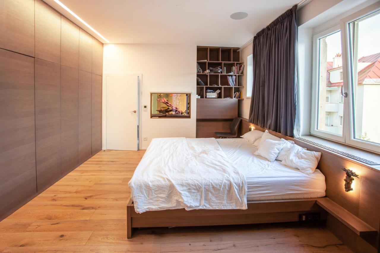 Contemporary Apartment With Fireplace & Terrace Banska Bystrica Bagian luar foto